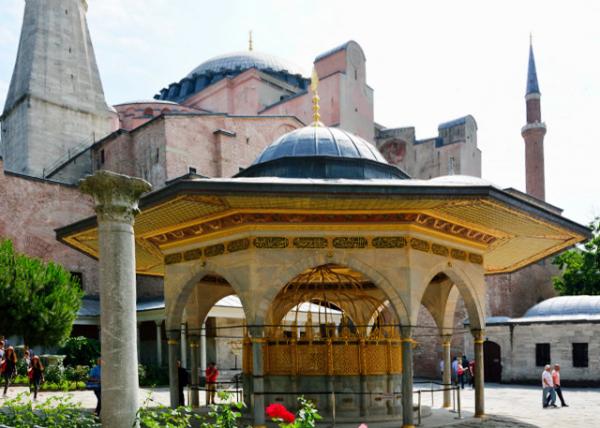 2015-06-26_Hagia Sophia_Fountain (Sadırvan) for Ritual Ablutions ϴʽʹõȪ0001.JPG
