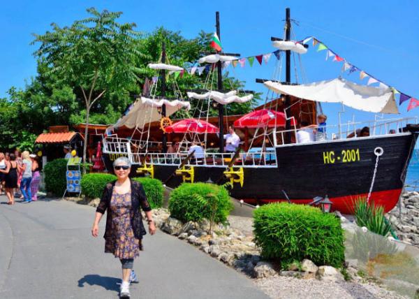 2015-06-25_Old Ship Restaurant ϴ-10001.JPG