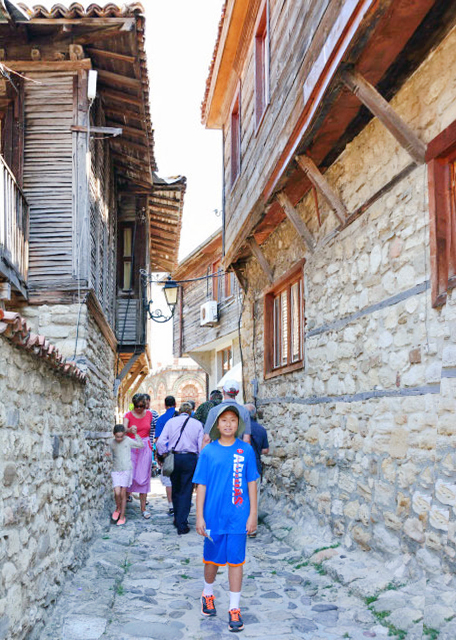 2015-06-25_Narrow & Winding Cobble-Stone Alley խĺͬ-20001.JPG