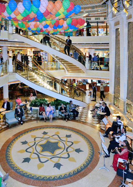 2015-06-25_Emerald Princess_Piazza ֡㳡-10001.JPG