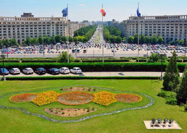 2015-06-24_Constitution Square Viewed from Palace of the Parliament ӹܷ㳡-10001.JPG