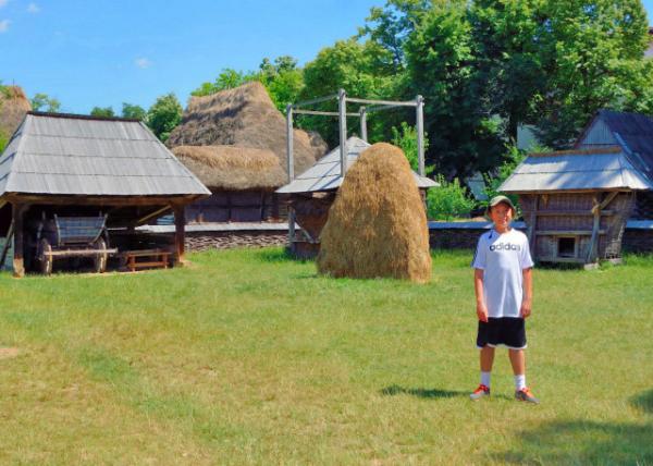 2015-06-24_Dimitrie Gusti National Village Museum_Berbesti Household 1775 ʲ-20001.JPG