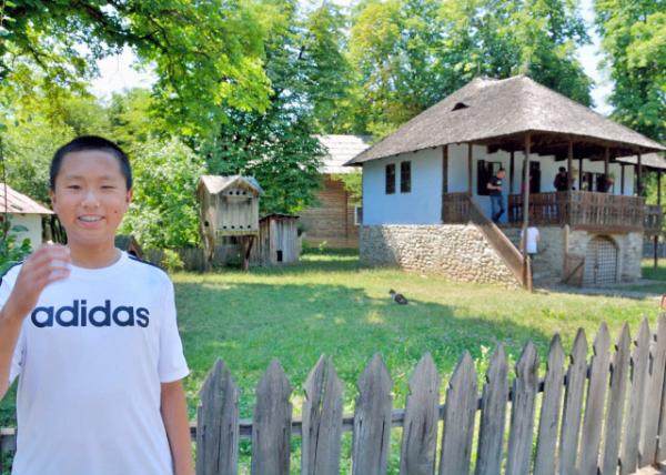 2015-06-24_Dimitrie Gusti National Village Museum_18C Chiojdu Mic Household0001.JPG