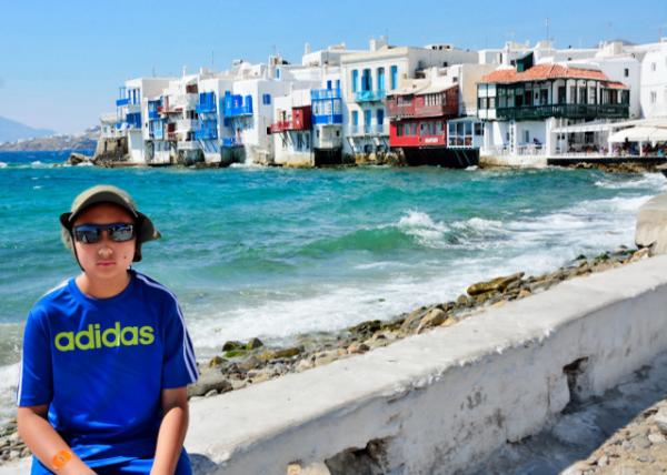 2015-06-29_Mikri Venetia Little Venice_the Large Rocks all over the Island to be the Petrified Corpses of the Giants ϴʯͷ˵Ǿ˵ʯʬ-20001.JPG