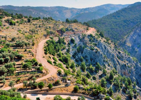 2015-06-22_Anavatos Village w the Only Road ƻΨһĵ·-0001.JPG