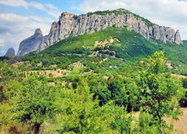 2015-06-21_Meteora Rock Formation Ҳ-20001.JPG