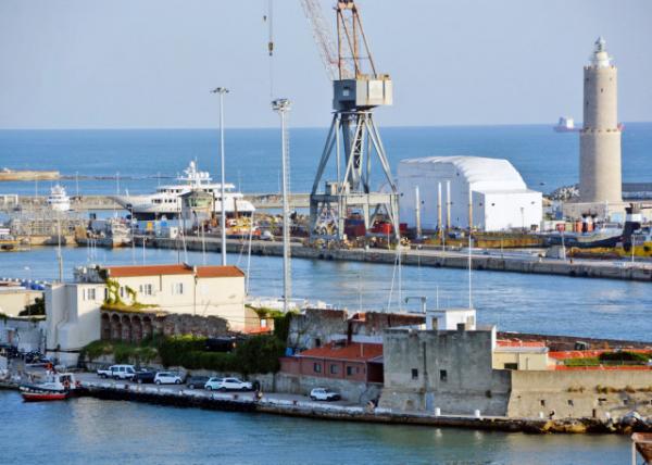 2018-07-19_Livorno_Port_Avvisatore Marittimo del Porto di Livorno & Lighthouse ǸۿںϺŽ0001.JPG