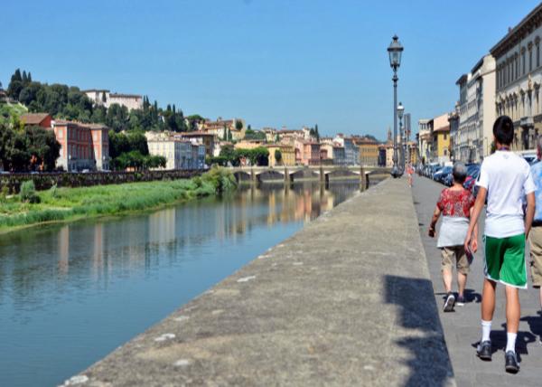 2018-07-19_Florence_Ponte alle Grazie over the Arno River ŵ϶-10001.JPG