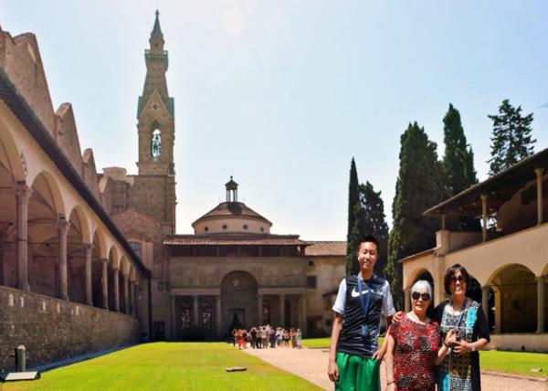 2018-07-19_Florence_Basilica di Santa Croce_Cloister_ Pazzi Chapel Viewed from Courtyard ӻ԰-30001.jpg