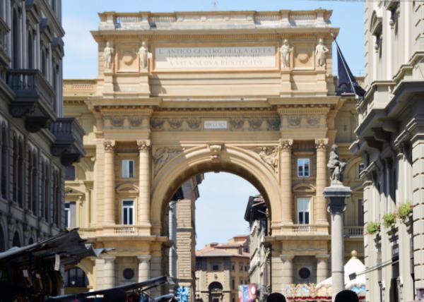 2018-07-19_Florence_Piazza della Repubblica ͹㳡-20001.JPG