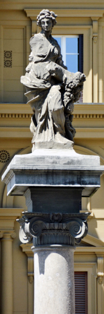 2018-07-19_Statue_Piazza della Repubblica_Colonna dell'Abbondanza_Abundance Statue 0001.JPG