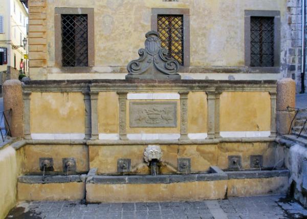 2018-07-18_Bolsena_Fontana di San Rocco-20001.JPG
