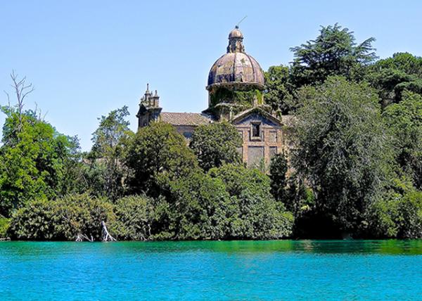 2018-07-18_Lake Bolsena_Isola Bisentina0001.jpg
