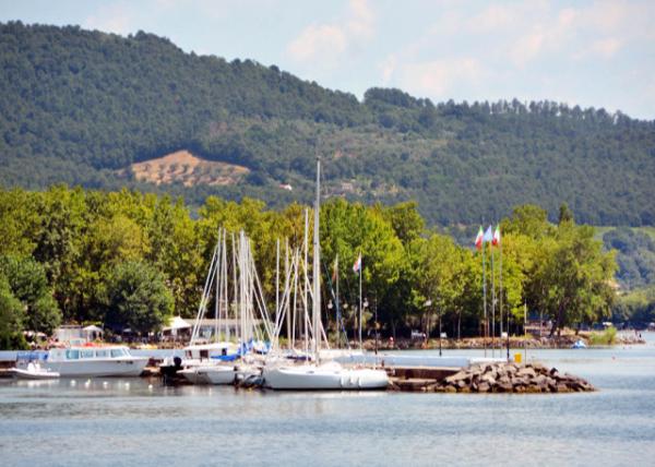 2018-07-18_Lake Bolsena_Marina ͧͷ0001.JPG