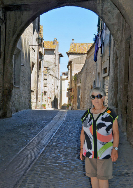 2018-07-18_Tarquinia_Medieval Archway-10001.JPG