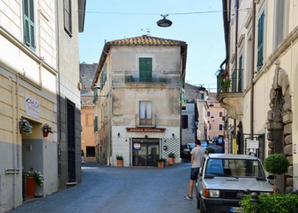 2018-07-18_Piazza Padre Alberto Daga ؐС_񸸏V0001.JPG