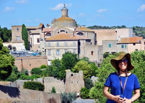 2018-07-18_Tuscania_Dei Santi Martiri w Its Round Dome ʥѳ߽0001.jpg