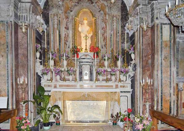 2018-07-17_Minori_Basilica di Santa Trofimena_Altar.jpg