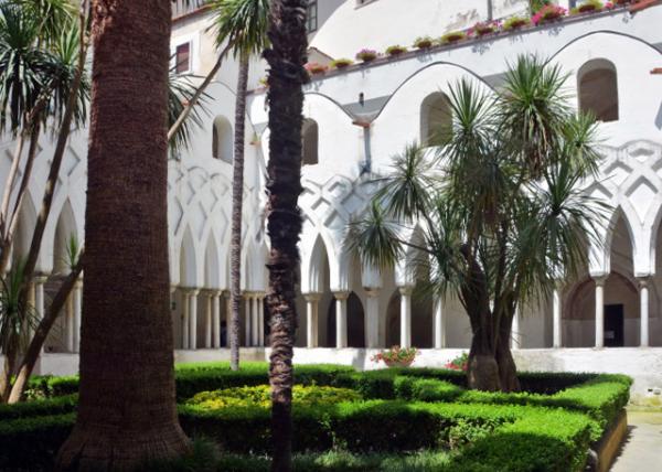 2018-07-17_Amalfi_Duomo di Amalfi Sant'Andrea_Courtyard-20001.JPG