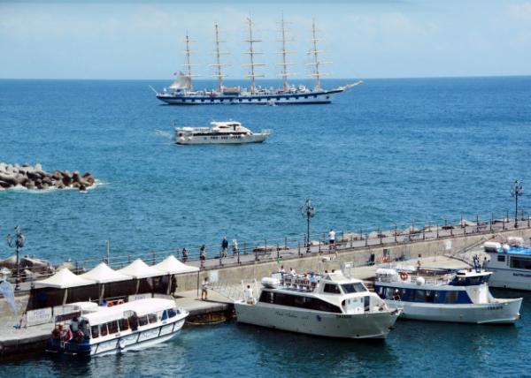 2018-07-17_Amalfi_Ferry Terminal-20001.JPG