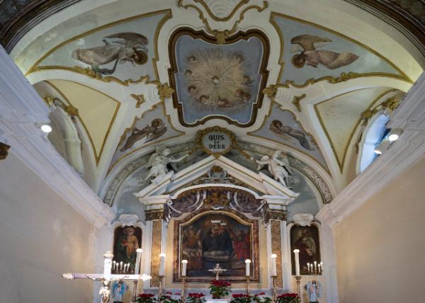 2018-07-17_ la Chiesa di San Michele Arcangelo_Interior.jpg