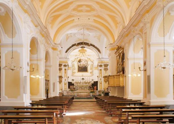 2018-07-17_Praiano_Church of San Luca Evangelista_Interior.jpg