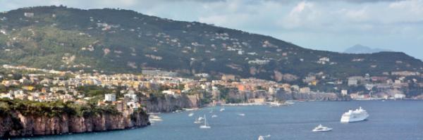 2018-07-17_Sorrento_Abrupt Cliffs above the Tyrrhenian Sea ᰲ֮ͱ-10001.JPG