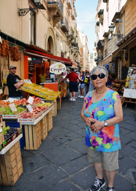 2018-07-17_Sorrento_Via San Cesareo Flea Market on Via San Cesareo ʥװ½ּ-20001.JPG