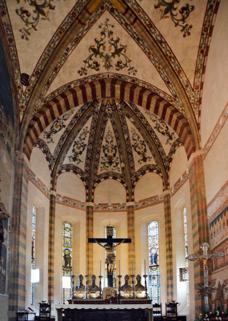 1750478420890252.jpg 2018-07-10_Church_Sant'Anastasia_Presbytery w Groin Vaults穹棱拱顶的圣所0001.JPG