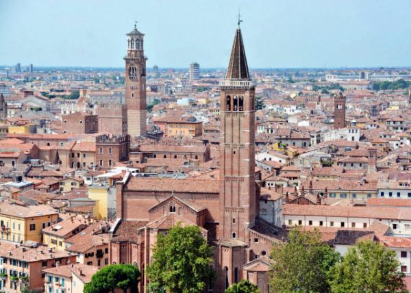 2018-07-10_Church_Sant'Anastasia & Torre dei Lamberti-30001.JPG