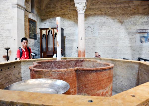 2018-07-10_Church_Sant'Elena_Baptistery of St John-20001.JPG