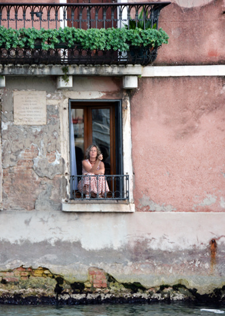 2018-07-09_Fun_Smoking Woman̨ϳ̵Ů0001.JPG