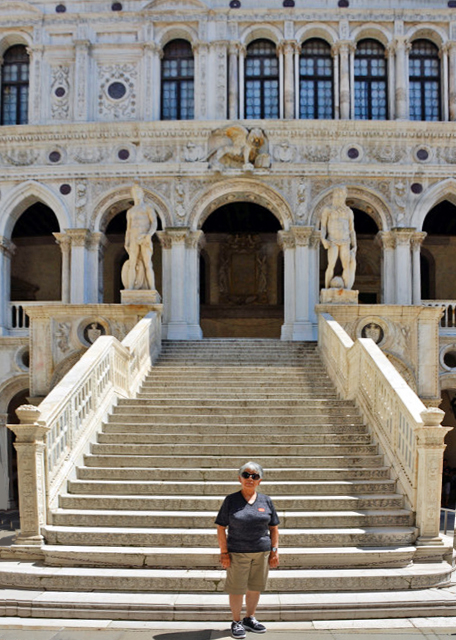 2018-07-09_Doge's Palace_Scala dei Giganti_ Flanked by Mars & Neptune 뺣Ǹľʯ-10001.JPG