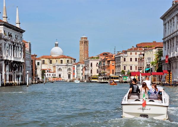 2018-07-09_Church of San Geremia & the Grave of Santa Lucia.jpg