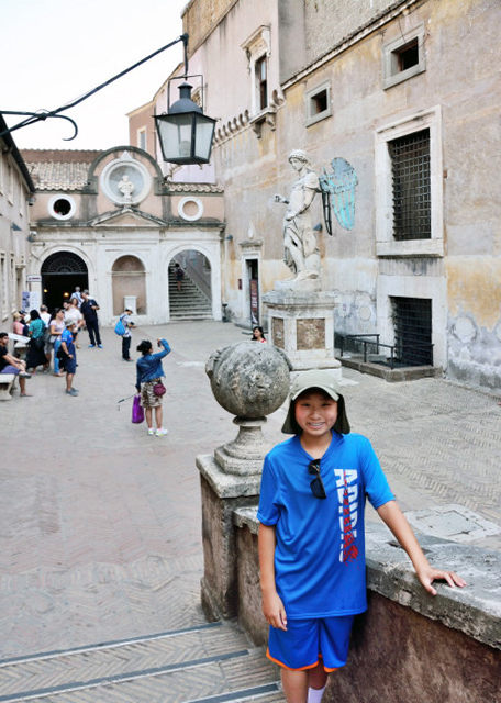 1750805435566984.jpg 2015-07-05_Castel Sant'Angelo_Statue of Michael the Archangel by Raffaello da Montelupo in Angel Courtyard 天使庭院·天使长圣米迦勒雕像0001.JPG