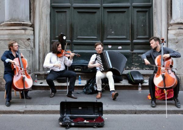 2015-07-05_Street Performance0001.JPG