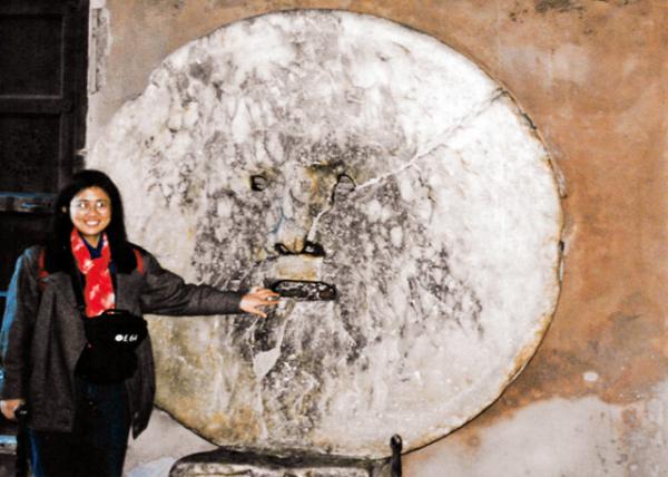 1995-12-27_Rome_Mouth of Truth or Bocca della Verit of Santa Maria in Cosmedin0001.JPG