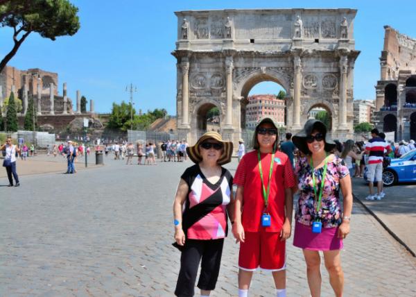 2015-07-04_Arch of Constantine Seen from Via di San Gregorio0001.JPG