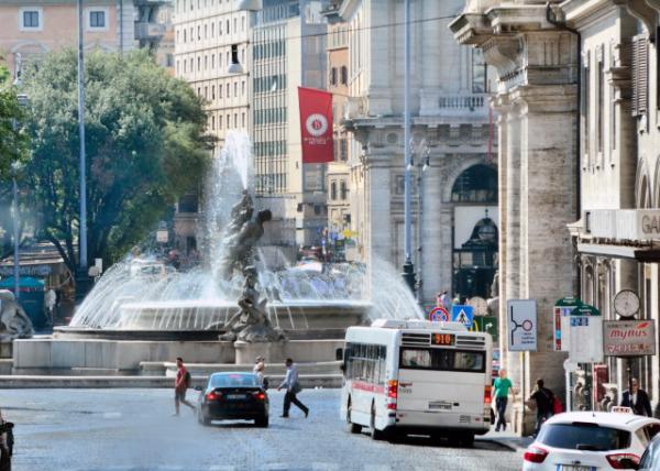 2015-07-04_Via degli Speziali ҩʦ-20001.JPG