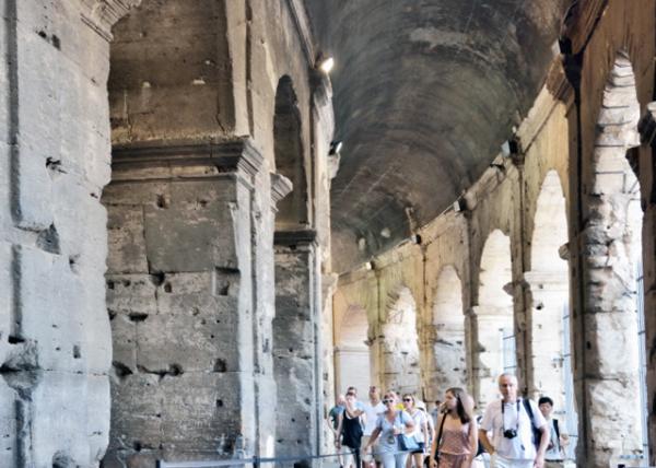 2015-07-04_Colosseum_Colosseum_Pockmarked Colosseum Arches 㶷޳0001.JPG