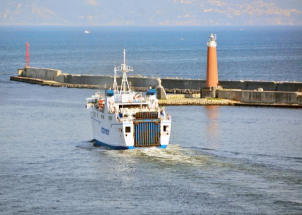 2015-07-03_Port of Naples_Molo San Vincenzo Lighthouse ʥɭͷ0001.JPG