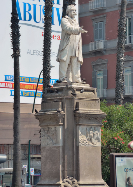 2015-07-03_Statue of Nicholas Love @ Piazza Vittoria ˹0001.JPG