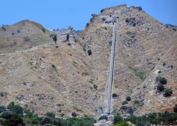 2015-07-02_Castle of Calatabiano serving as a Byzantine Fortress, an Arab Stronghold, & later a Norman Castle in 2300 @ Giardini-Naxos0001.JPG