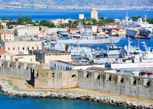 2015-07-02_Messina_Castle of the Holy Saviour (Messina Coast Guard Station) īú-20001.JPG