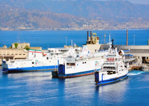 2015-07-02_Messina_Porto di Messina īø-10001.JPG