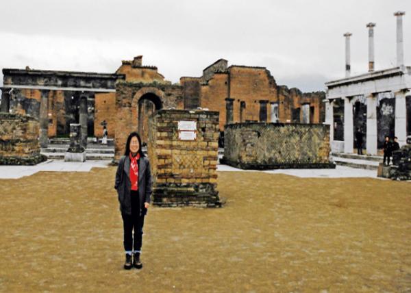 1995-12-28_Pompeii_The Forum ӱ㳡0001.JPG