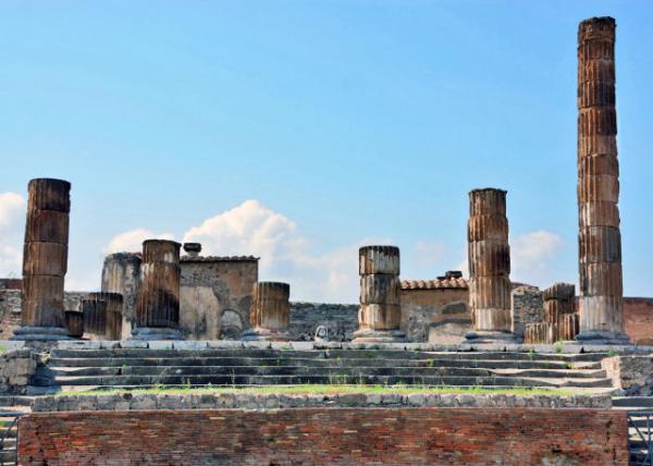 2015-06-14_Pompeii_Temple of Jupiter 0001.JPG