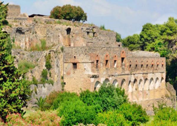 2015-06-14_Pompeii_Villa of the Mysteries ر000.JPG