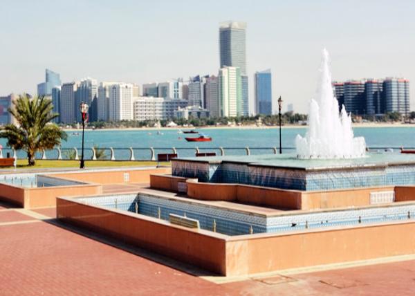 2013-12-07_Abu Dhabi Corniche-30001.JPG