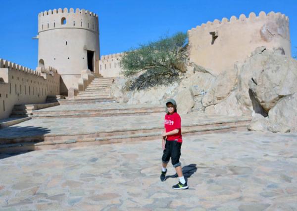 2013-12-11_Nakhl Fort_Built to Fit around An Irregularly-shaped Rock @ҎtʯB-100001.JPG